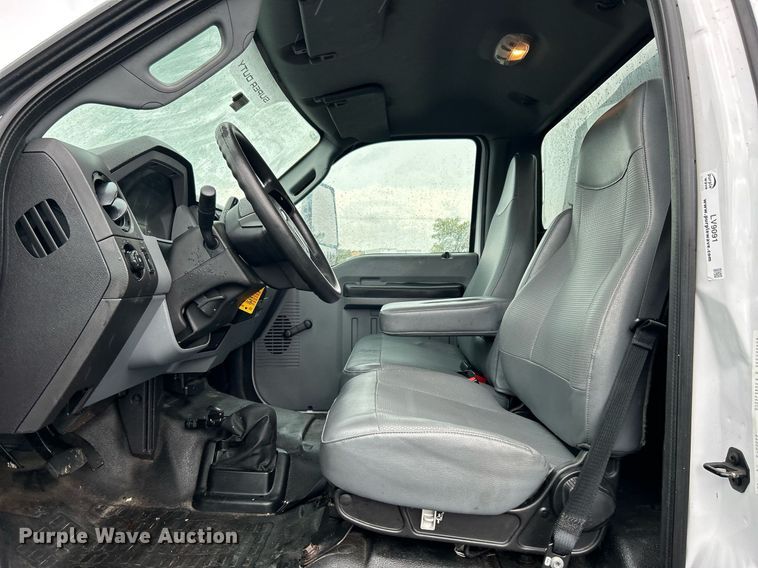 image for item LV9091 2016 Ford F650 Super Duty  box truck