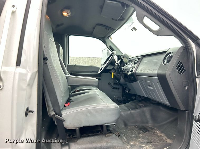 image for item LV9091 2016 Ford F650 Super Duty  box truck