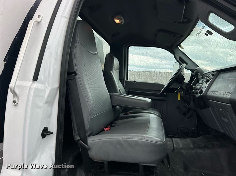 image for item LV9091 2016 Ford F650 Super Duty  box truck