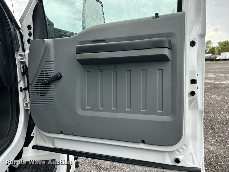 image for item LV9091 2016 Ford F650 Super Duty  box truck