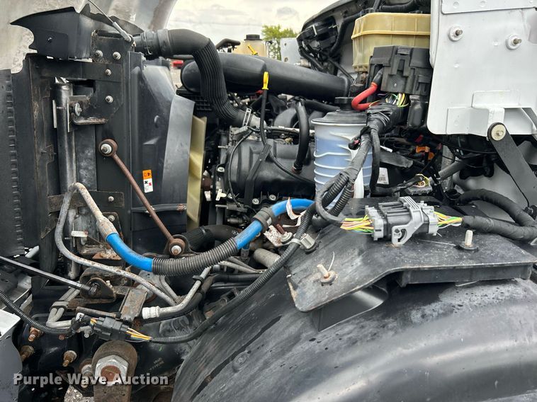 image for item LV9091 2016 Ford F650 Super Duty  box truck