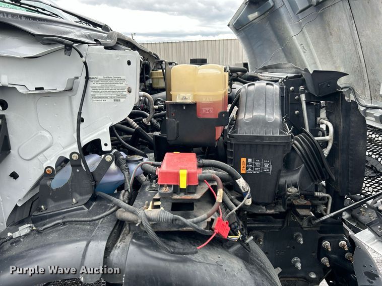 image for item LV9091 2016 Ford F650 Super Duty  box truck