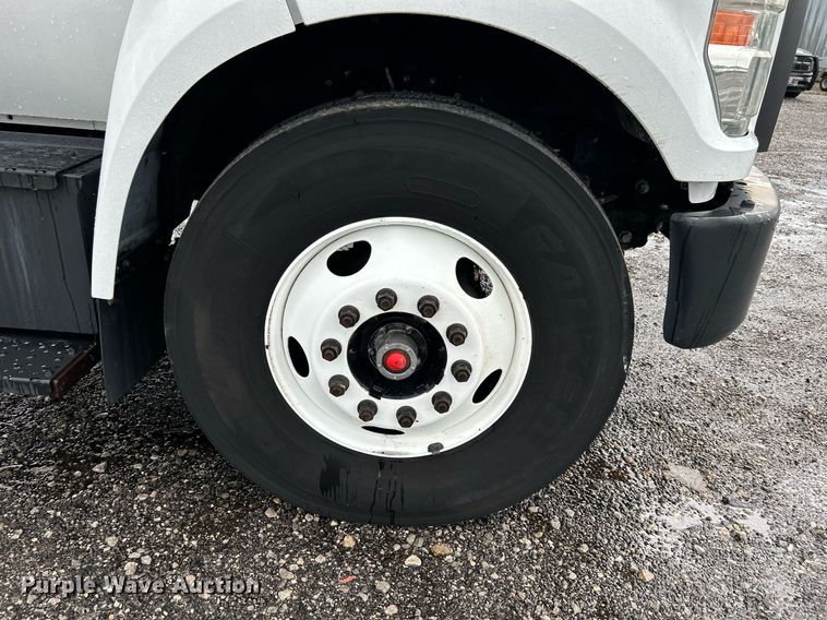 image for item LV9091 2016 Ford F650 Super Duty  box truck