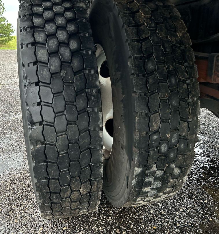 image for item LV9091 2016 Ford F650 Super Duty  box truck