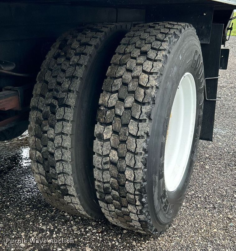 image for item LV9091 2016 Ford F650 Super Duty  box truck