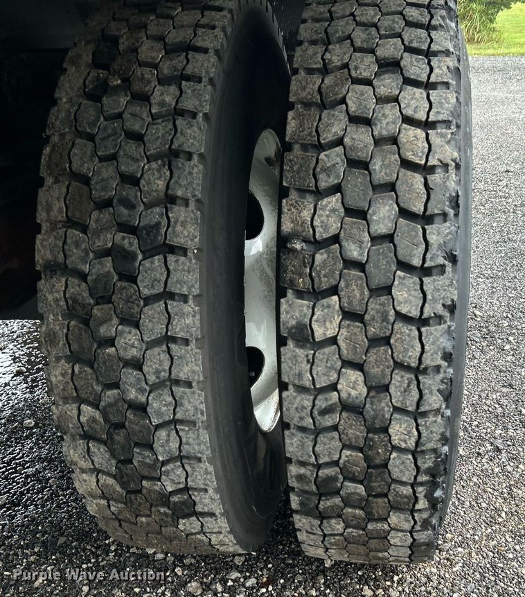 image for item LV9091 2016 Ford F650 Super Duty  box truck