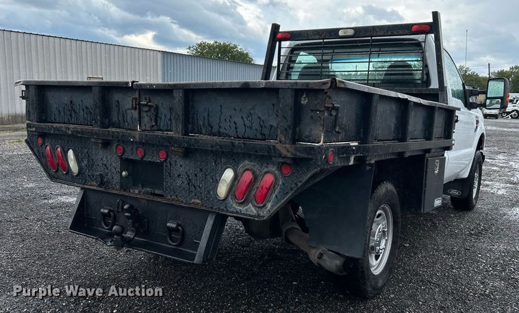 image for item LV9092 2010 Ford F350 Super Duty XL  flatbed pickup truck