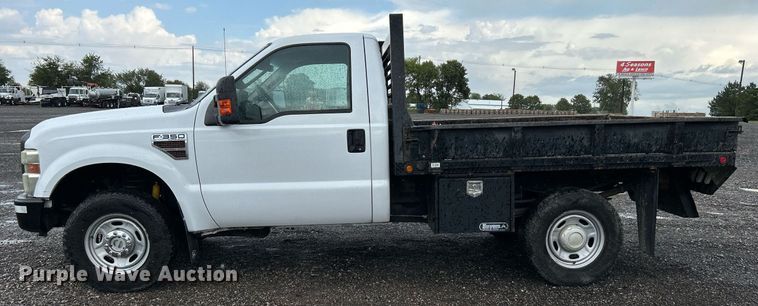 image for item LV9092 2010 Ford F350 Super Duty XL  flatbed pickup truck