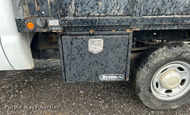 image for item LV9092 2010 Ford F350 Super Duty XL  flatbed pickup truck