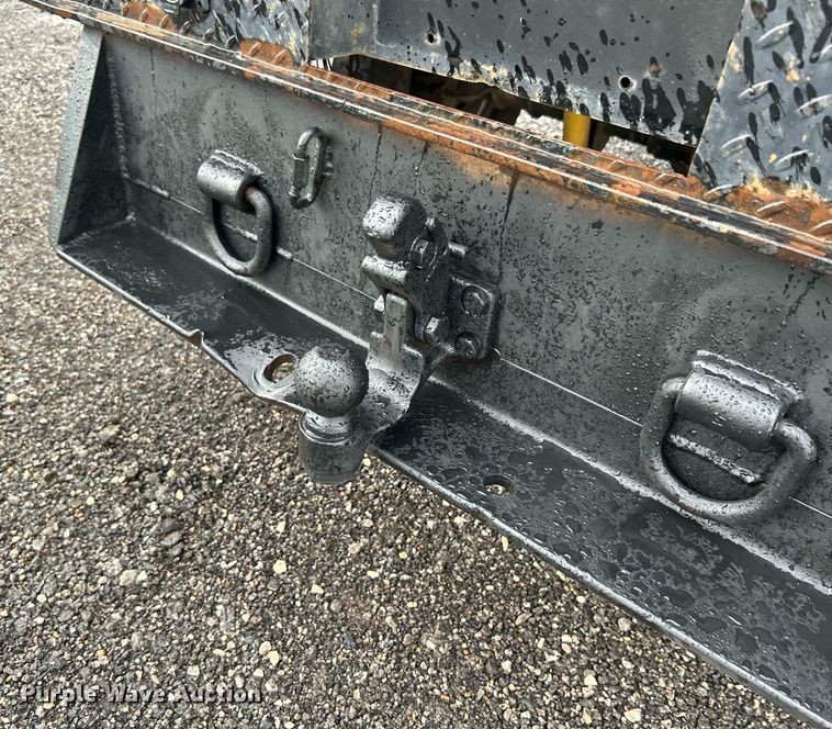 image for item LV9092 2010 Ford F350 Super Duty XL  flatbed pickup truck