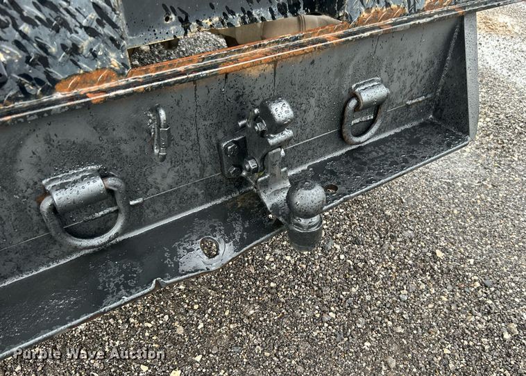 image for item LV9092 2010 Ford F350 Super Duty XL  flatbed pickup truck