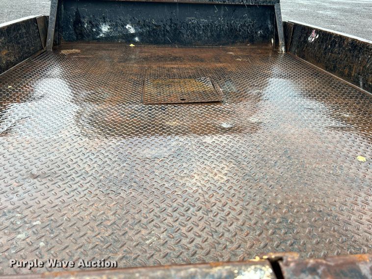 image for item LV9092 2010 Ford F350 Super Duty XL  flatbed pickup truck