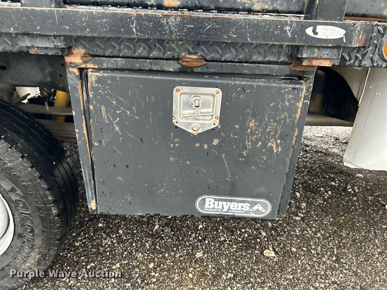 image for item LV9092 2010 Ford F350 Super Duty XL  flatbed pickup truck