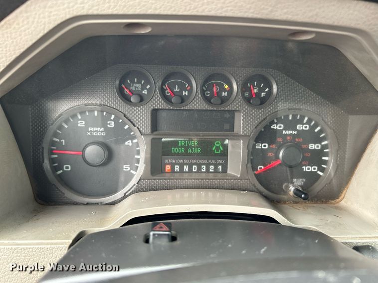 image for item LV9092 2010 Ford F350 Super Duty XL  flatbed pickup truck