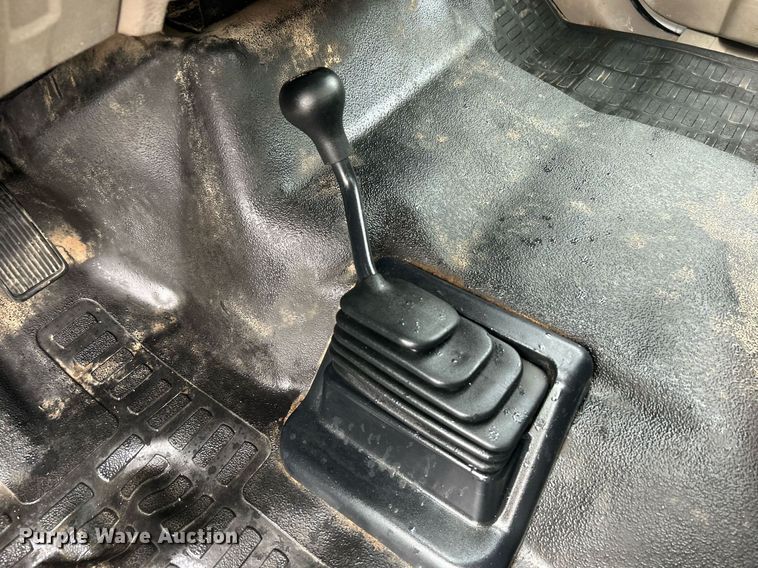 image for item LV9092 2010 Ford F350 Super Duty XL  flatbed pickup truck