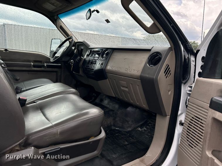 image for item LV9092 2010 Ford F350 Super Duty XL  flatbed pickup truck