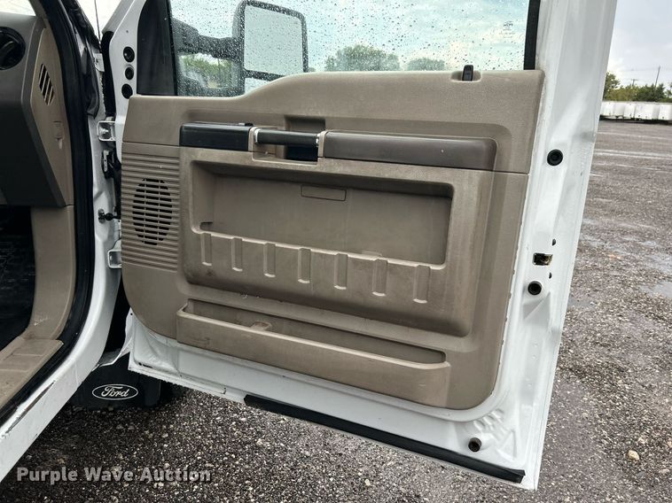 image for item LV9092 2010 Ford F350 Super Duty XL  flatbed pickup truck