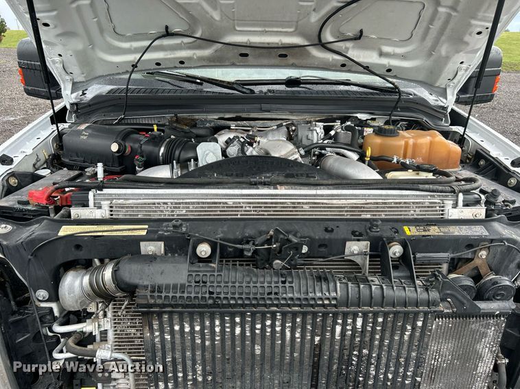 image for item LV9092 2010 Ford F350 Super Duty XL  flatbed pickup truck