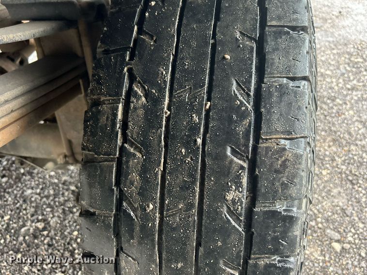 image for item LV9092 2010 Ford F350 Super Duty XL  flatbed pickup truck