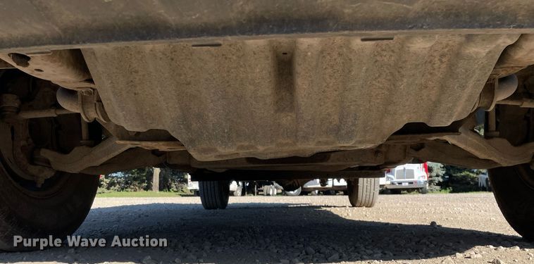 image for item LV9925 2006 Chevrolet Silverado 2500HD  utility bed pickup truck