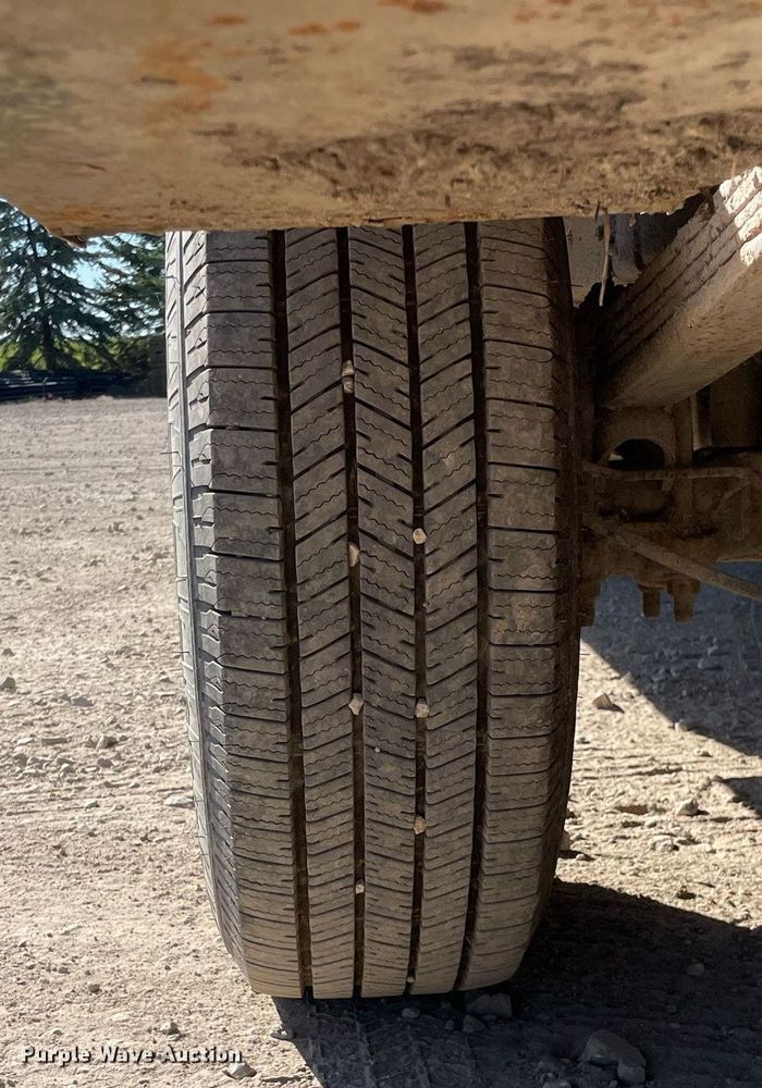 image for item LV9925 2006 Chevrolet Silverado 2500HD  utility bed pickup truck