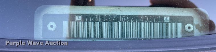 image for item LV9925 2006 Chevrolet Silverado 2500HD  utility bed pickup truck