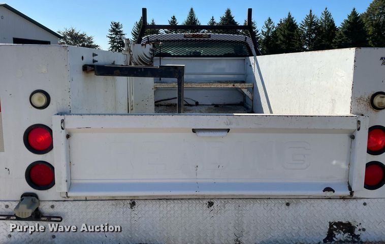 image for item LV9926 2004 Chevrolet Silverado 2500HD  utility bed pickup truck