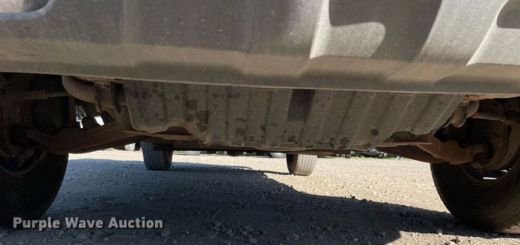 image for item LV9926 2004 Chevrolet Silverado 2500HD  utility bed pickup truck