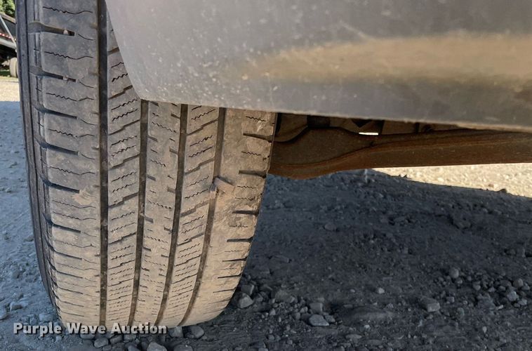 image for item LV9926 2004 Chevrolet Silverado 2500HD  utility bed pickup truck