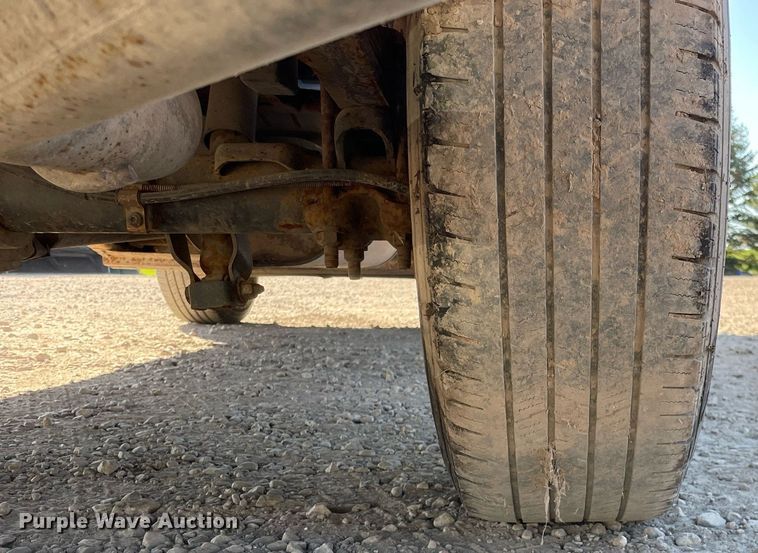 image for item LV9926 2004 Chevrolet Silverado 2500HD  utility bed pickup truck