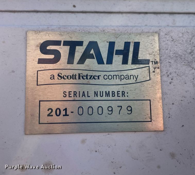 image for item LV9927 2003 Chevrolet Silverado 2500HD  utility bed pickup truck