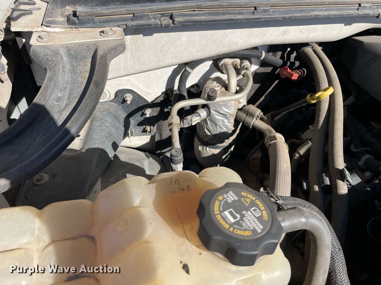 image for item LV9927 2003 Chevrolet Silverado 2500HD  utility bed pickup truck