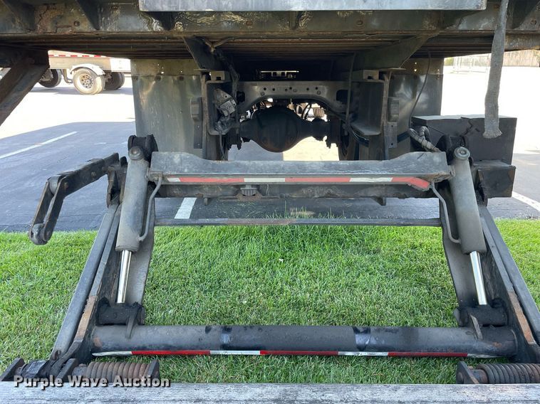 image for item LV9935 2014 Freightliner M2  box truck