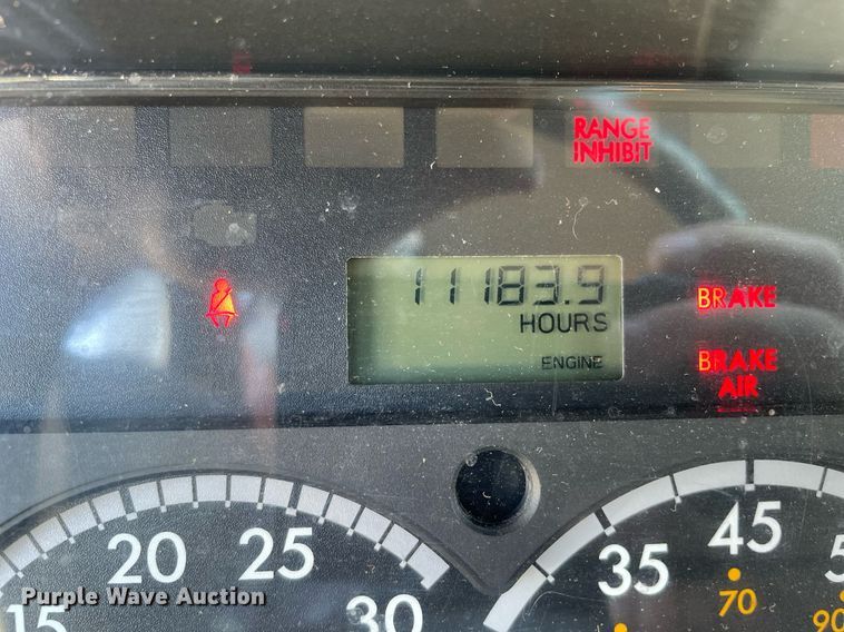 image for item LV9935 2014 Freightliner M2  box truck