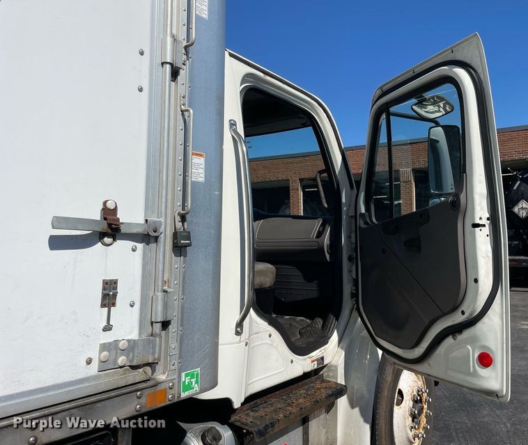 image for item LV9935 2014 Freightliner M2  box truck