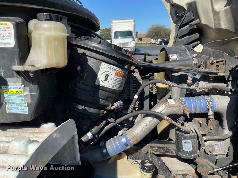 image for item LV9935 2014 Freightliner M2  box truck