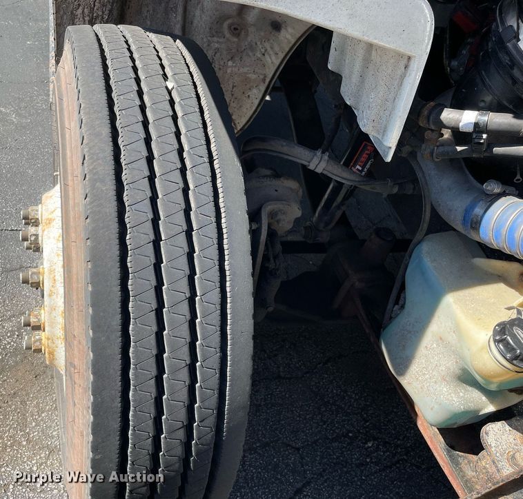 image for item LV9935 2014 Freightliner M2  box truck