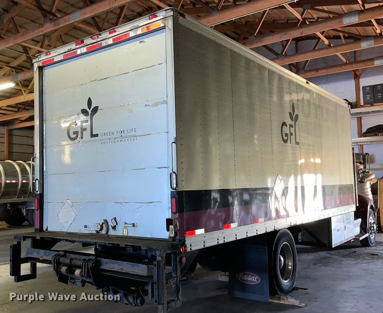 image for item LV9938 2012 Peterbilt 337  box truck