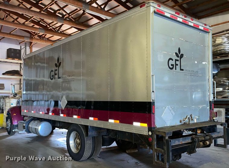 image for item LV9938 2012 Peterbilt 337  box truck