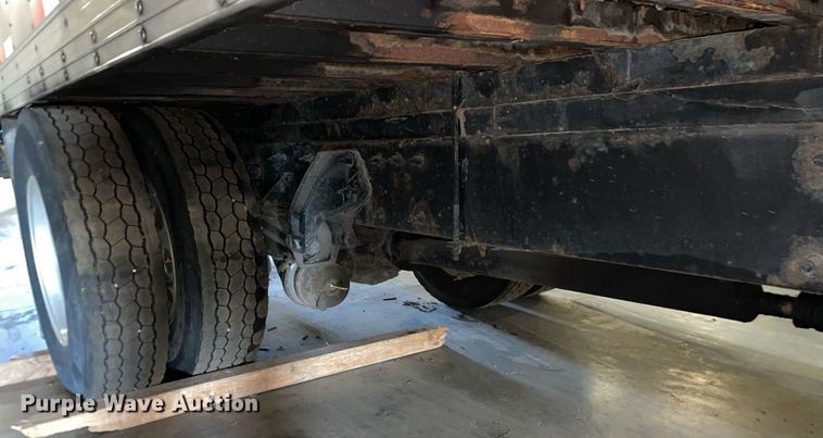 image for item LV9938 2012 Peterbilt 337  box truck