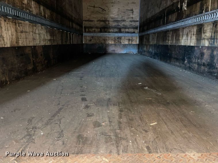 image for item LV9938 2012 Peterbilt 337  box truck