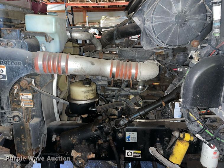 image for item LV9938 2012 Peterbilt 337  box truck