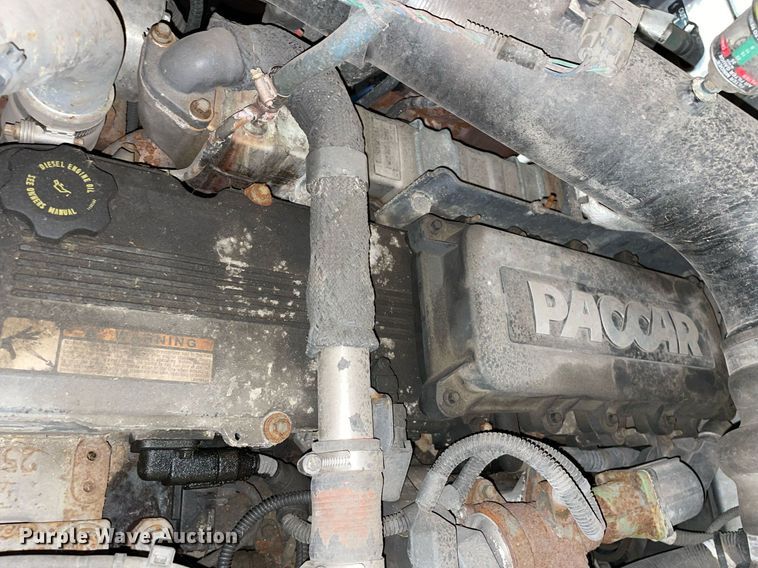 image for item LV9938 2012 Peterbilt 337  box truck