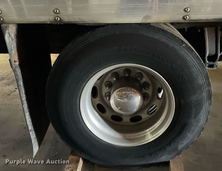 image for item LV9938 2012 Peterbilt 337  box truck