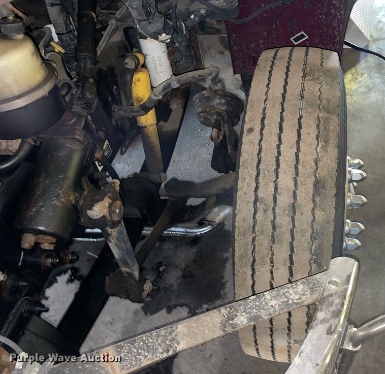 image for item LV9938 2012 Peterbilt 337  box truck