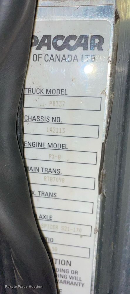 image for item LV9938 2012 Peterbilt 337  box truck