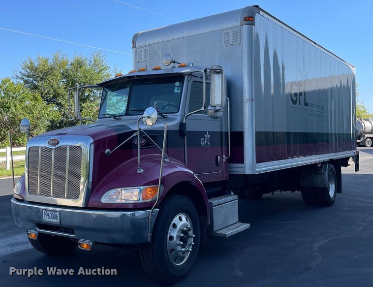 image for item LV9939 2007 Peterbilt 330  box truck