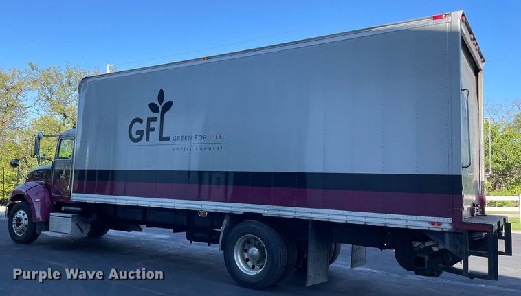 image for item LV9939 2007 Peterbilt 330  box truck