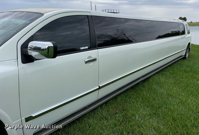 image for item LV9945 2007 Infiniti QX56  limousine