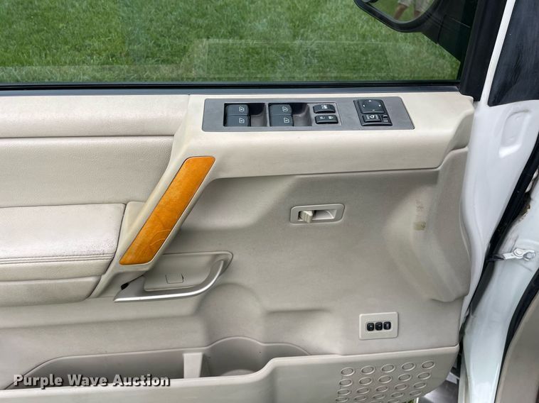 image for item LV9945 2007 Infiniti QX56  limousine